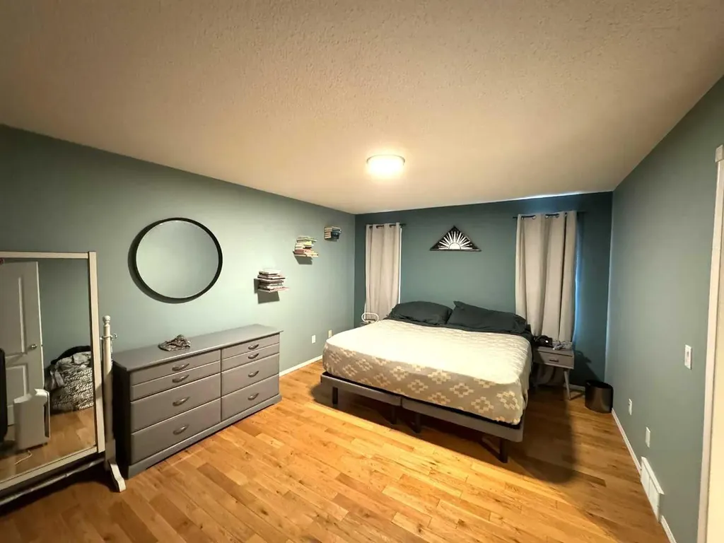 806 Cherry Crescent Beaverlodge AB T0H 0C0