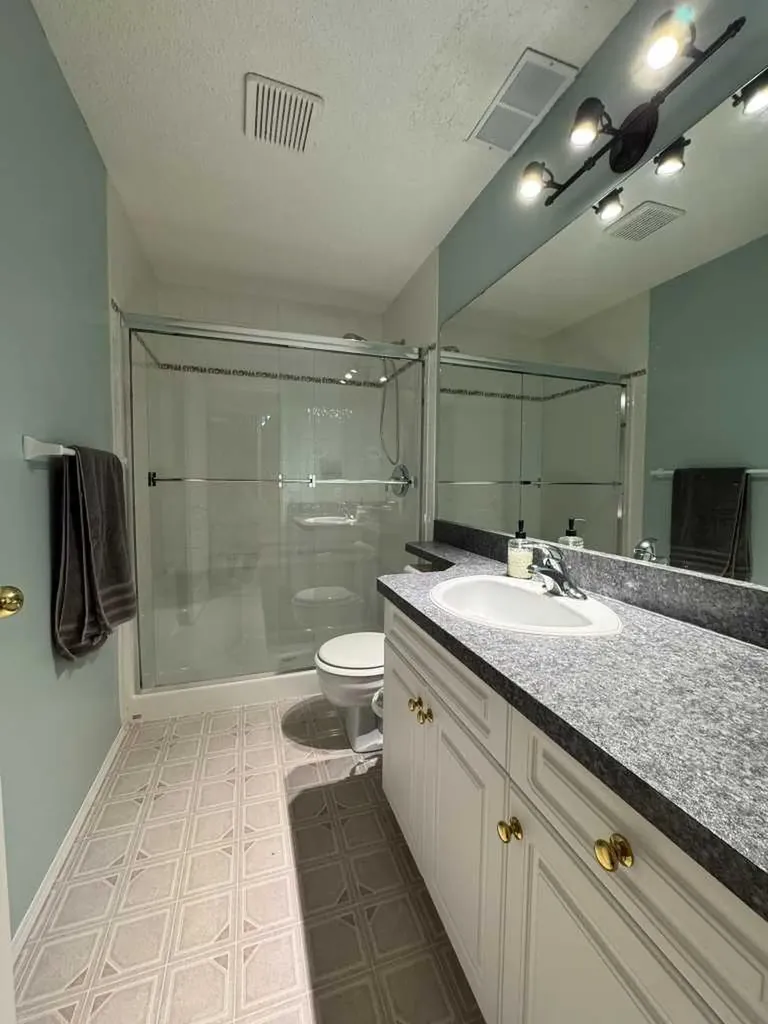 806 Cherry Crescent Beaverlodge AB T0H 0C0