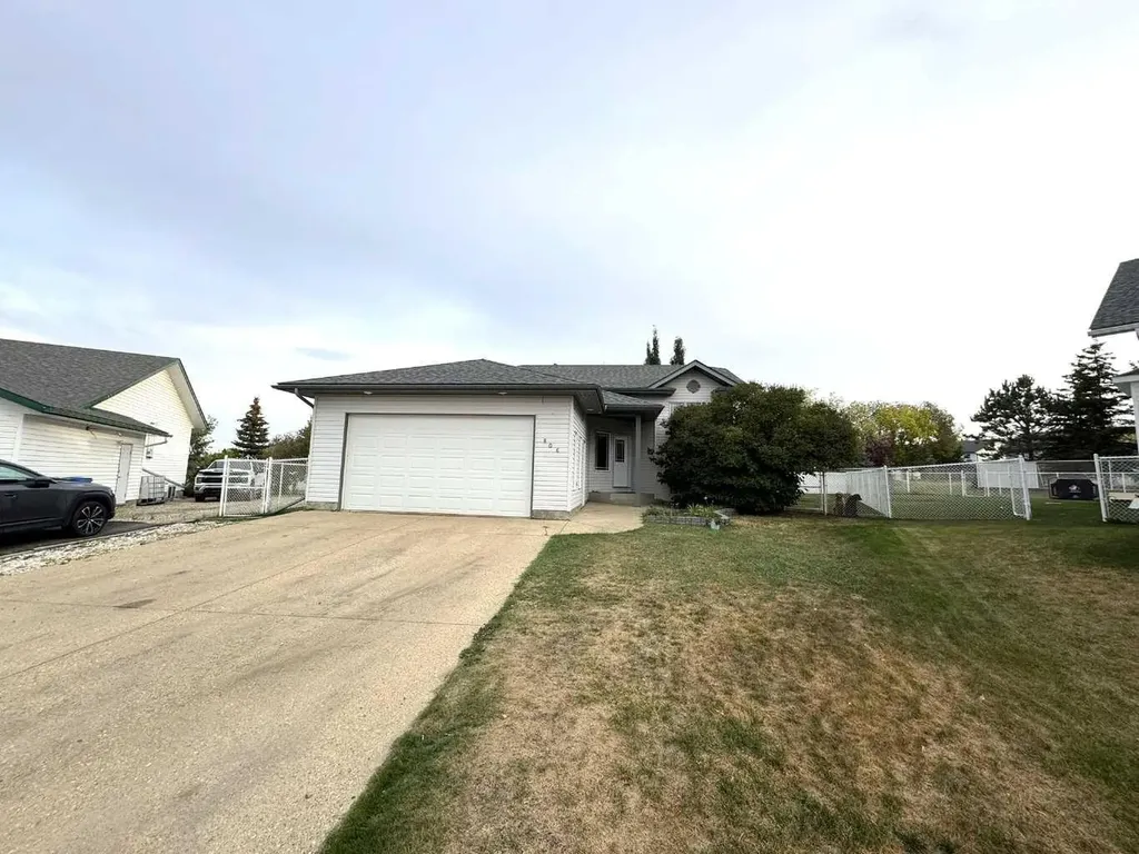 806 Cherry Crescent Beaverlodge AB T0H 0C0