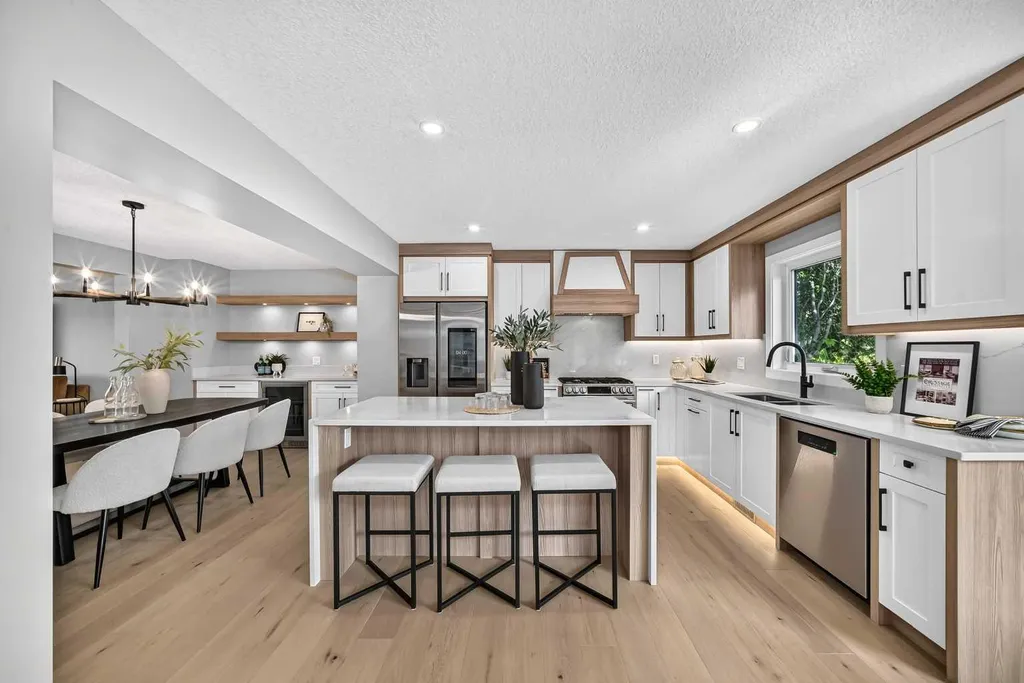 105 40 Avenue SW Calgary AB T2S 0x2