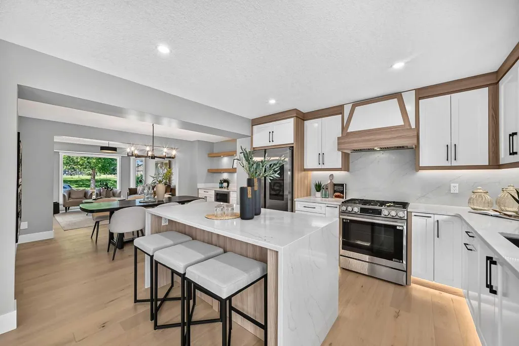 105 40 Avenue SW Calgary AB T2S 0x2