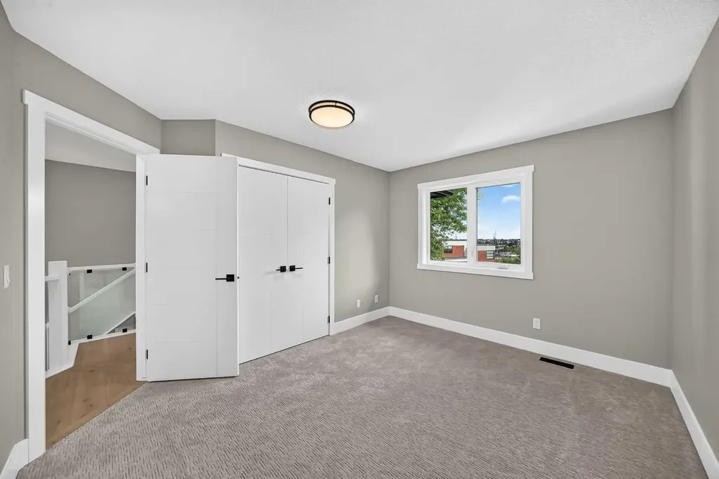 105 40 Avenue SW Calgary AB T2S 0x2