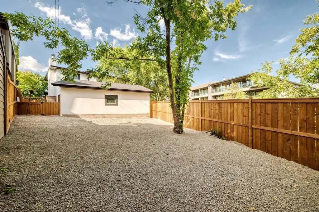 105 40 Avenue SW Calgary AB T2S 0x2