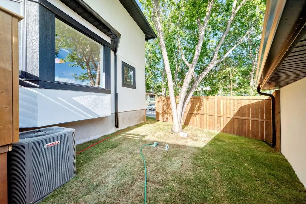 105 40 Avenue SW Calgary AB T2S 0x2