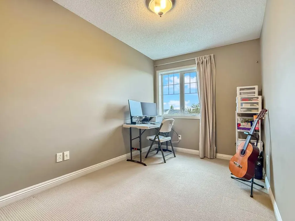 44 Mike Ralph Way SW Calgary AB T3E 0H8