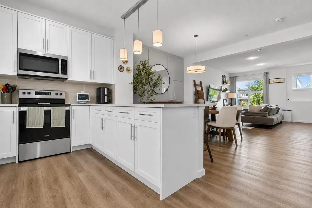 228 Livingston View NE Calgary AB T3P 0Z9