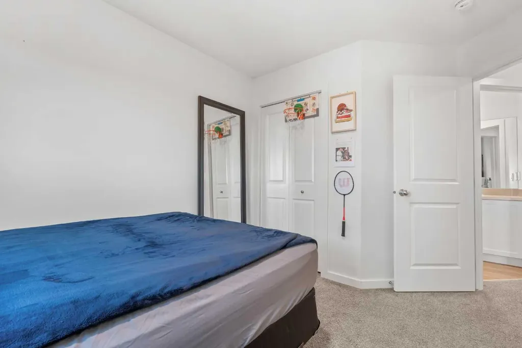 228 Livingston View NE Calgary AB T3P 0Z9