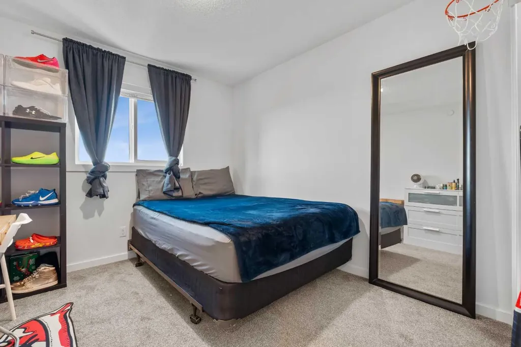 228 Livingston View NE Calgary AB T3P 0Z9