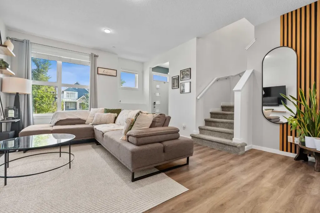 228 Livingston View NE Calgary AB T3P 0Z9