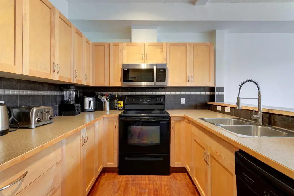 211 Aspen Stone Boulevard SW Calgary AB T3H0K1
