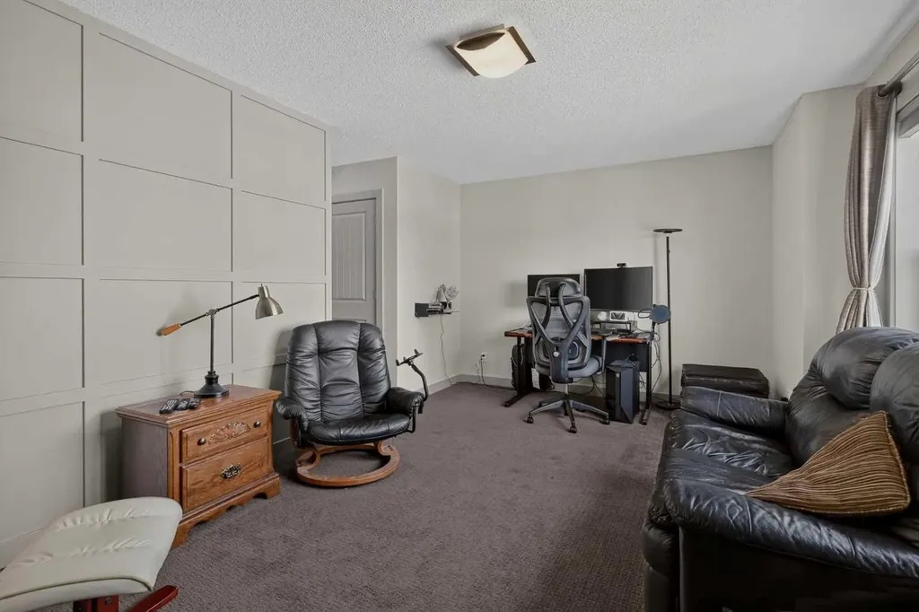 166 Hillcrest Circle SW Airdrie AB T4B 0Y5