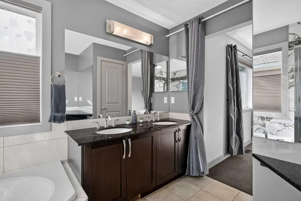 166 Hillcrest Circle SW Airdrie AB T4B 0Y5