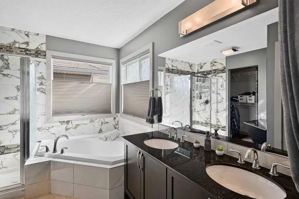 166 Hillcrest Circle SW Airdrie AB T4B 0Y5