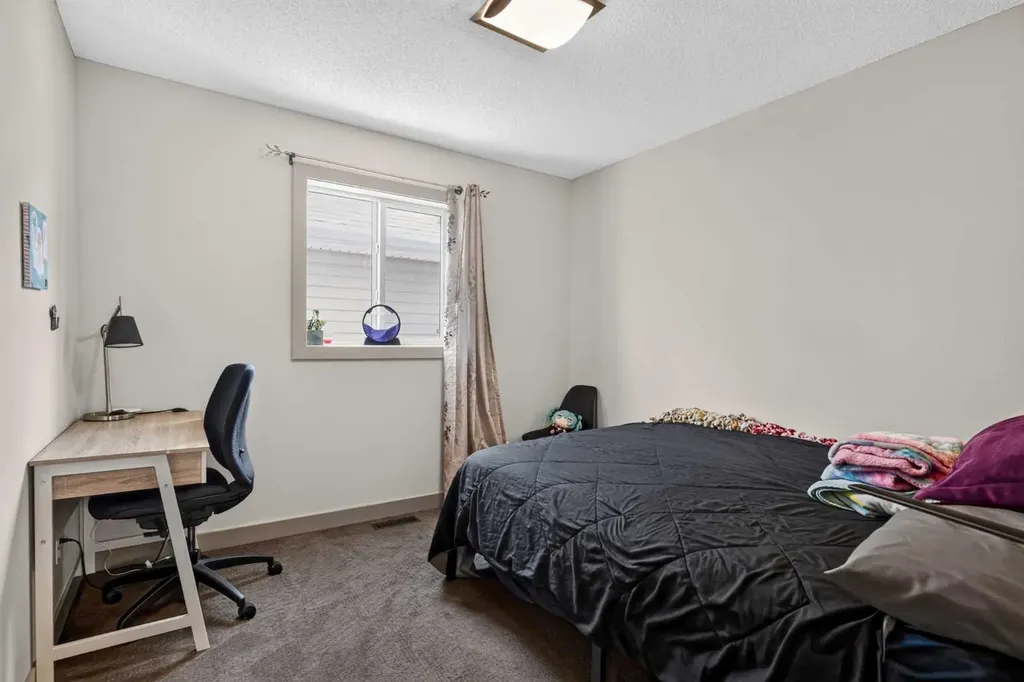 166 Hillcrest Circle SW Airdrie AB T4B 0Y5