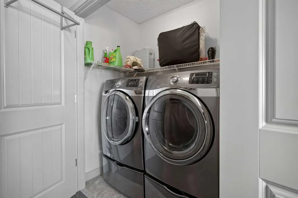 166 Hillcrest Circle SW Airdrie AB T4B 0Y5
