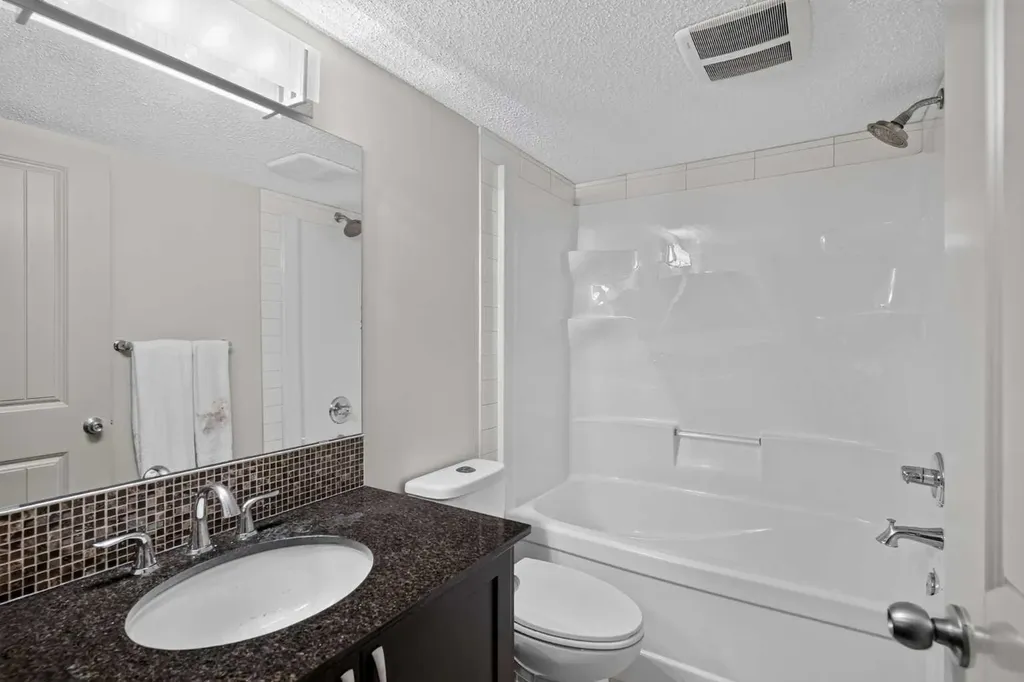 166 Hillcrest Circle SW Airdrie AB T4B 0Y5
