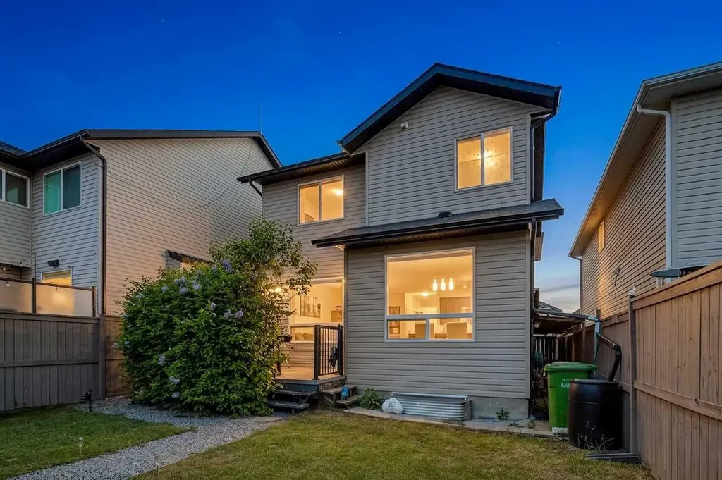 166 Hillcrest Circle SW Airdrie AB T4B 0Y5