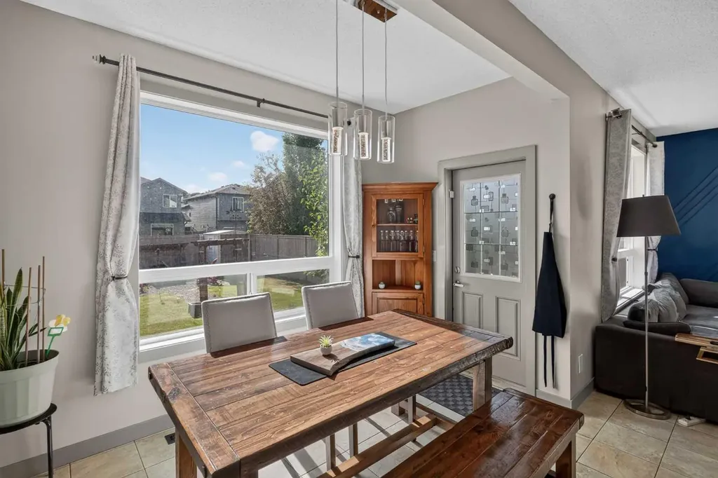 166 Hillcrest Circle SW Airdrie AB T4B 0Y5
