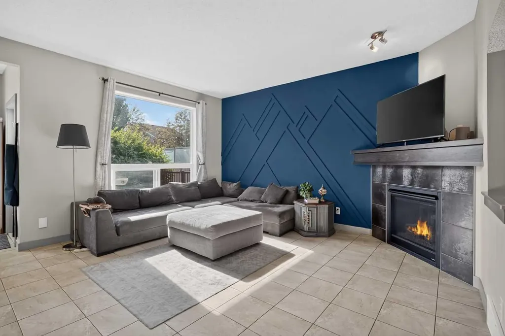 166 Hillcrest Circle SW Airdrie AB T4B 0Y5