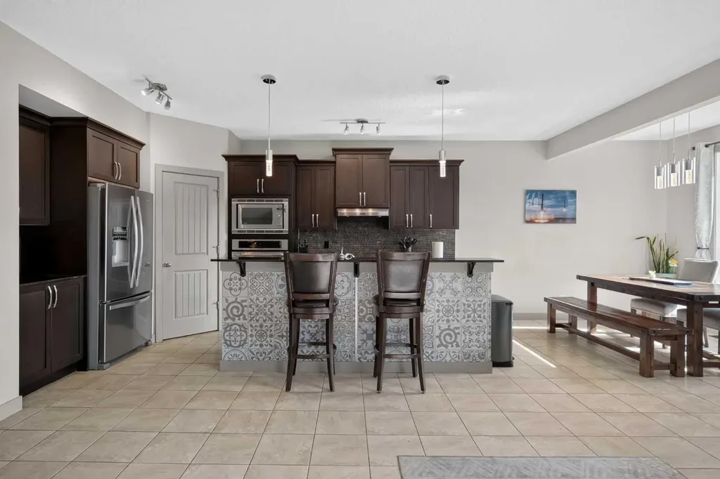 166 Hillcrest Circle SW Airdrie AB T4B 0Y5