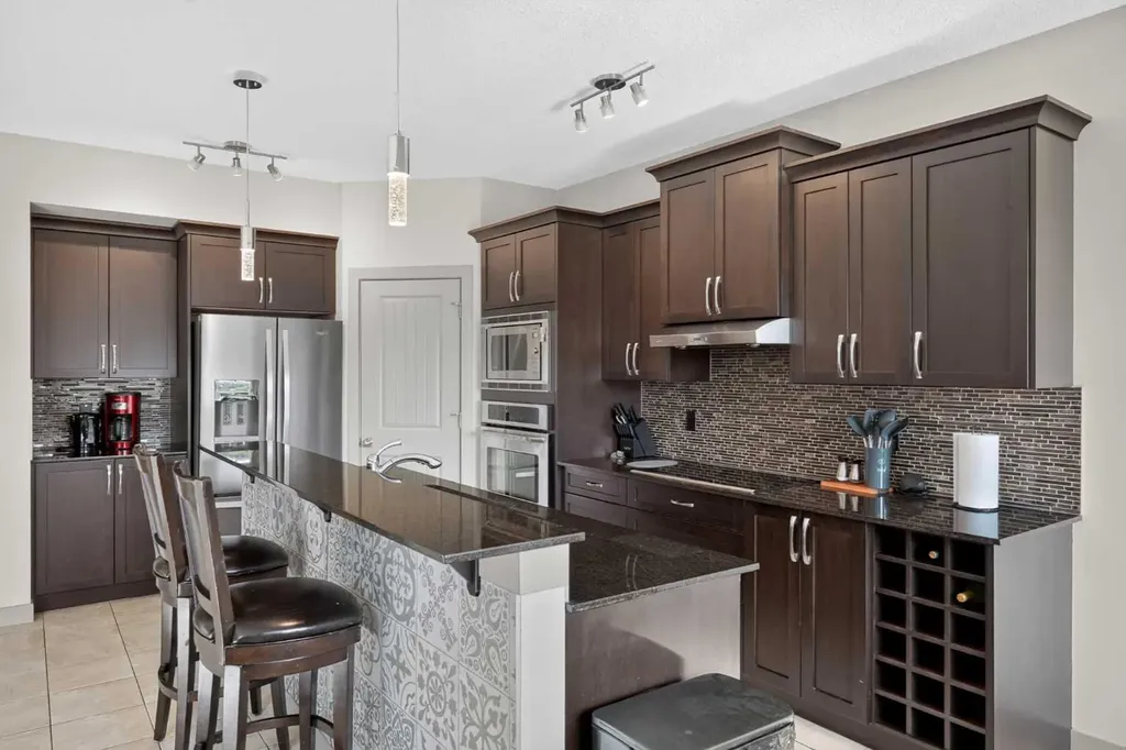 166 Hillcrest Circle SW Airdrie AB T4B 0Y5