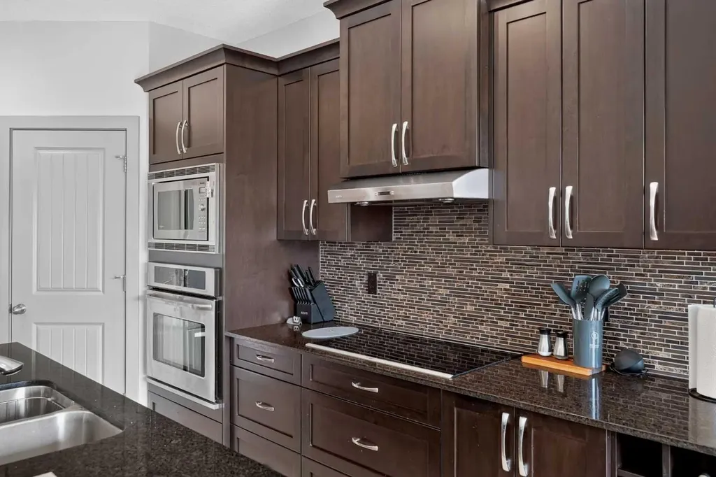 166 Hillcrest Circle SW Airdrie AB T4B 0Y5