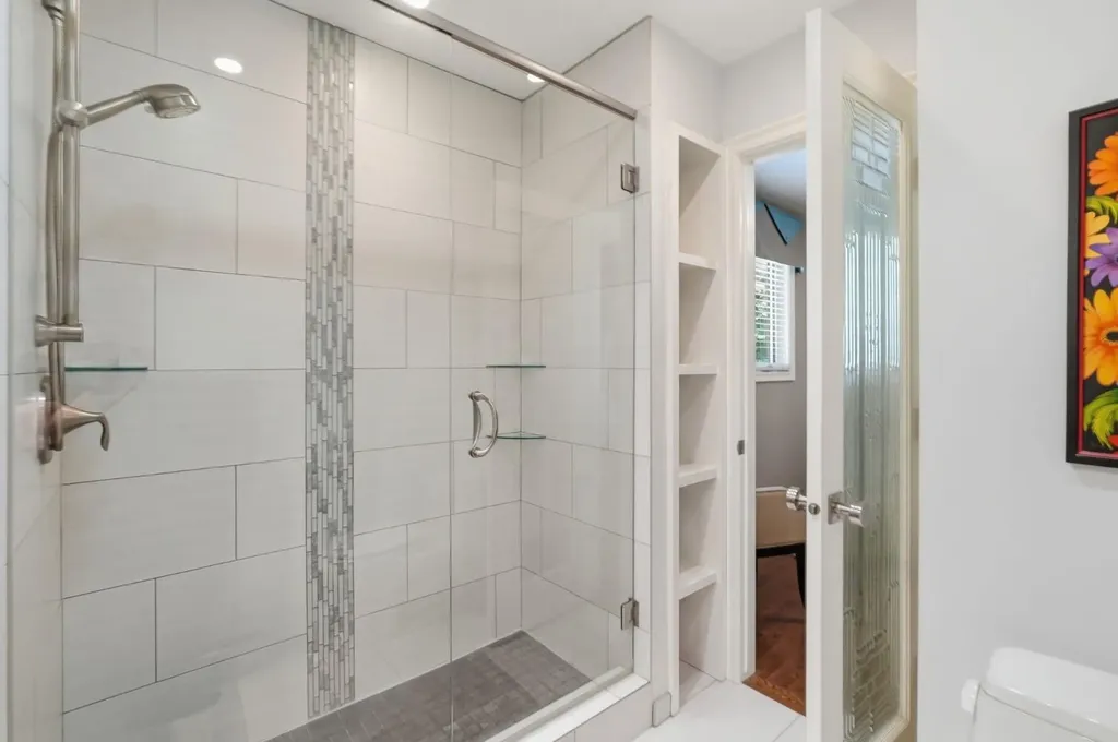 124 Cantrell Place SW Calgary AB T2W 2K2
