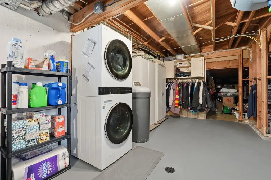 124 Cantrell Place SW Calgary AB T2W 2K2