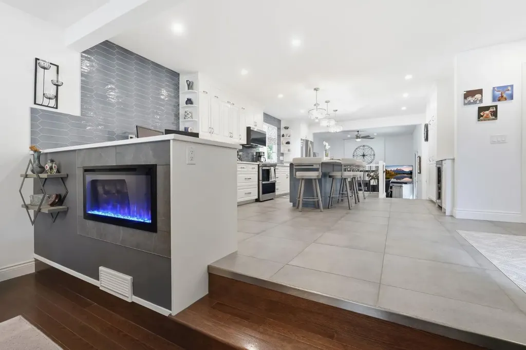 124 Cantrell Place SW Calgary AB T2W 2K2