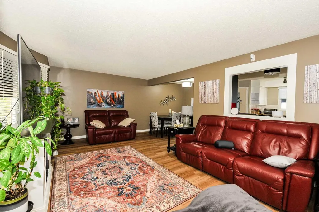 5102 54 Avenue Camrose AB T4V 3C9