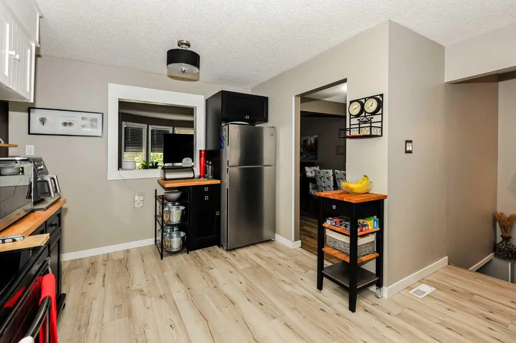 5102 54 Avenue Camrose AB T4V 3C9