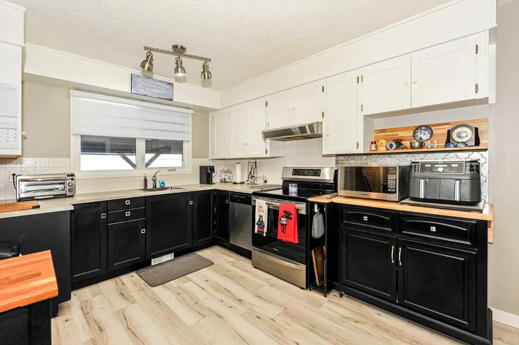 5102 54 Avenue Camrose AB T4V 3C9