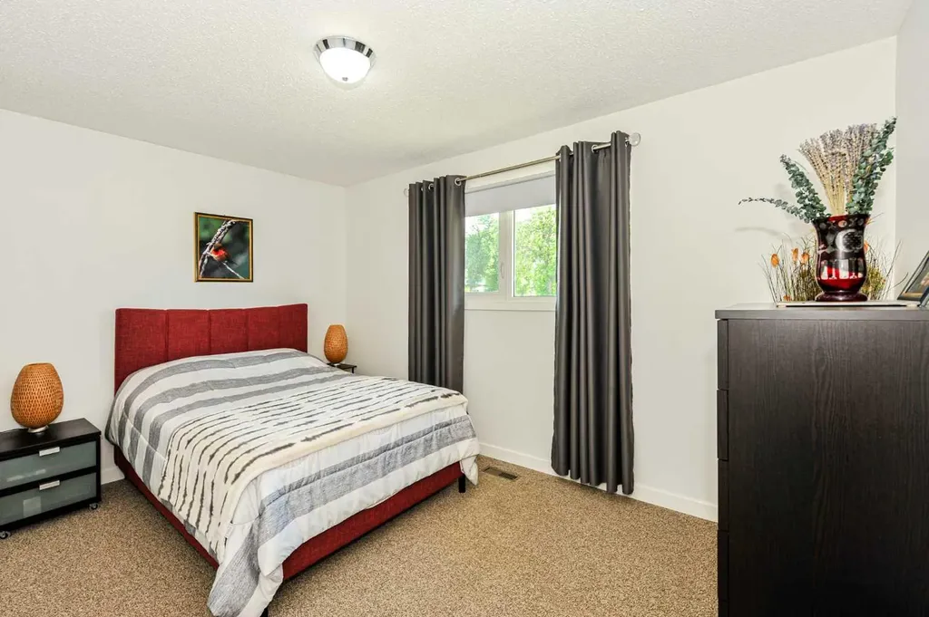5102 54 Avenue Camrose AB T4V 3C9