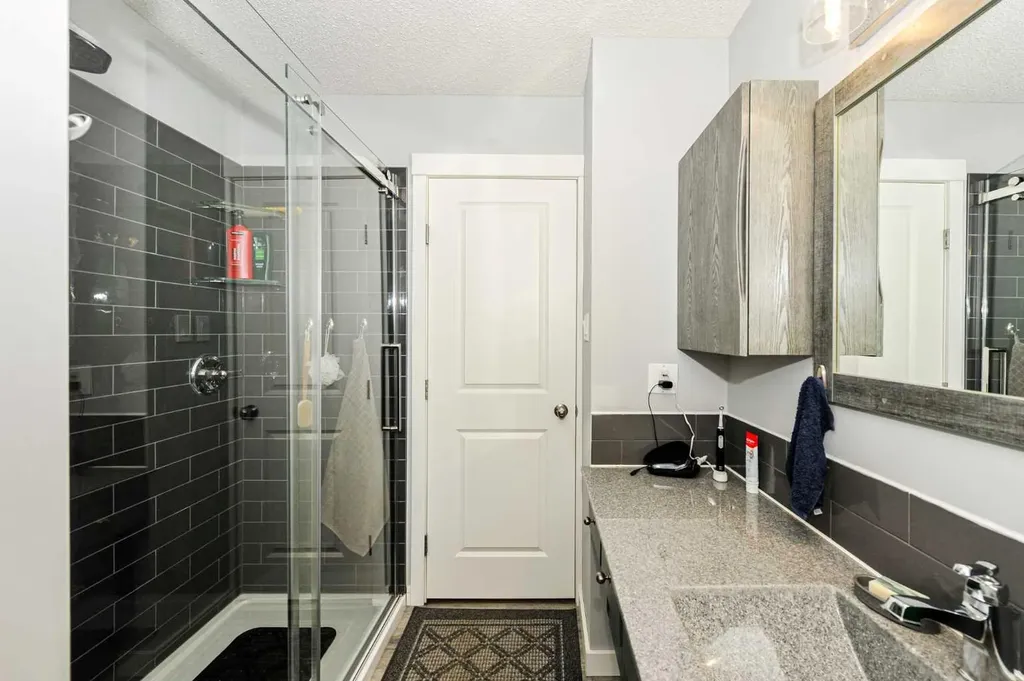 5102 54 Avenue Camrose AB T4V 3C9