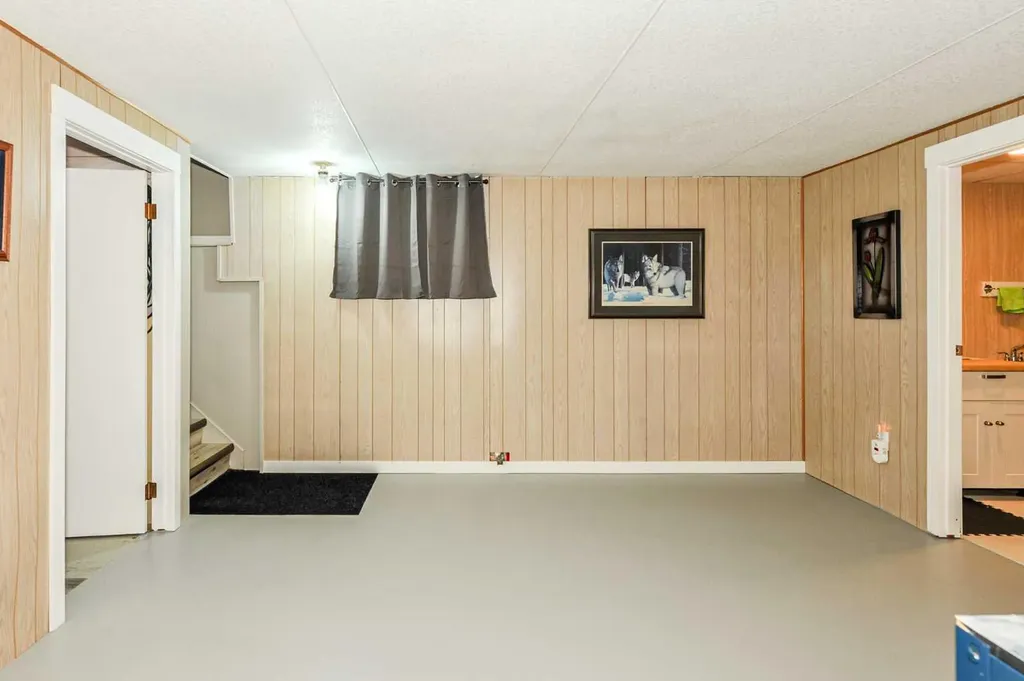 5102 54 Avenue Camrose AB T4V 3C9