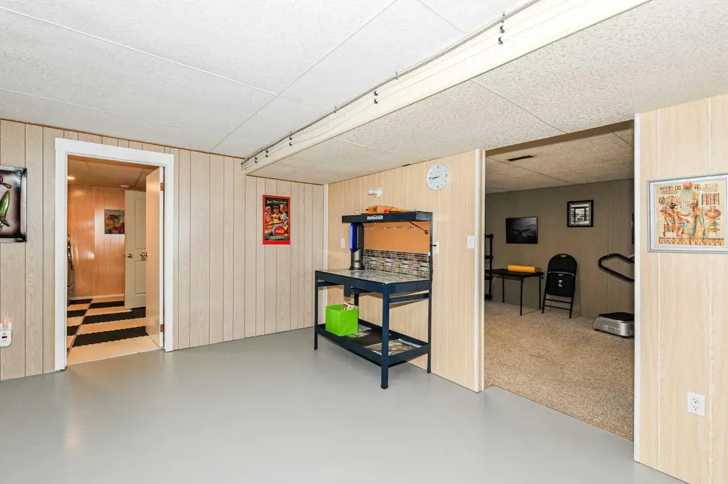 5102 54 Avenue Camrose AB T4V 3C9