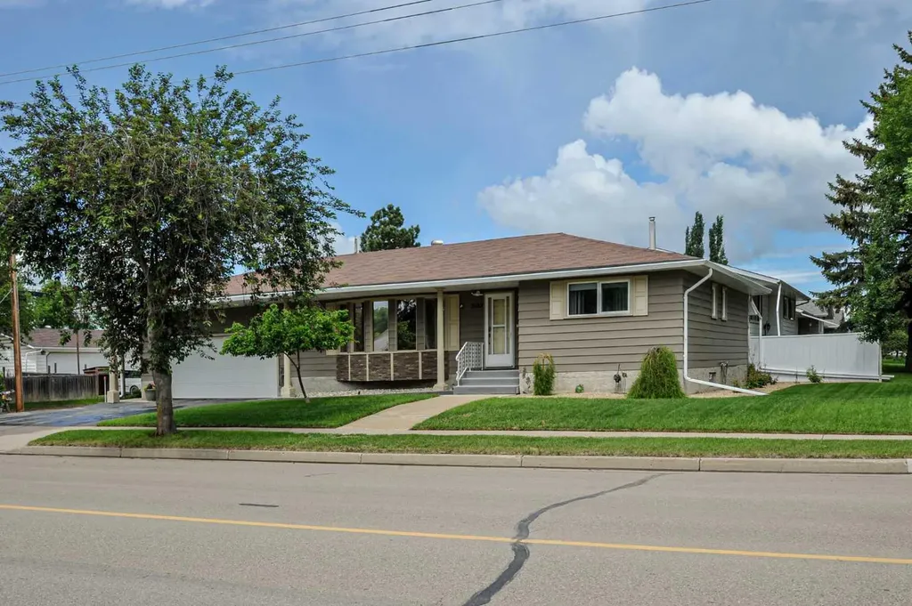 5102 54 Avenue Camrose AB T4V 3C9