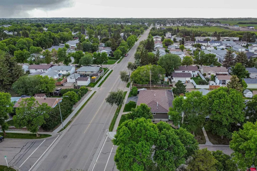 5102 54 Avenue Camrose AB T4V 3C9