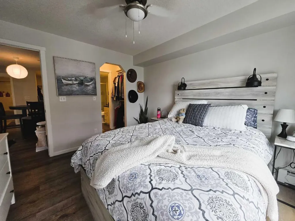 755 Copperpond Boulevard SE Calgary AB T2Z 4R2