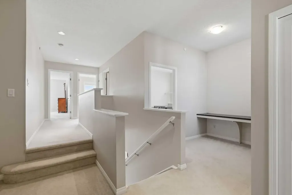 1456 Livingston Way NE Calgary AB T3P 0Z4
