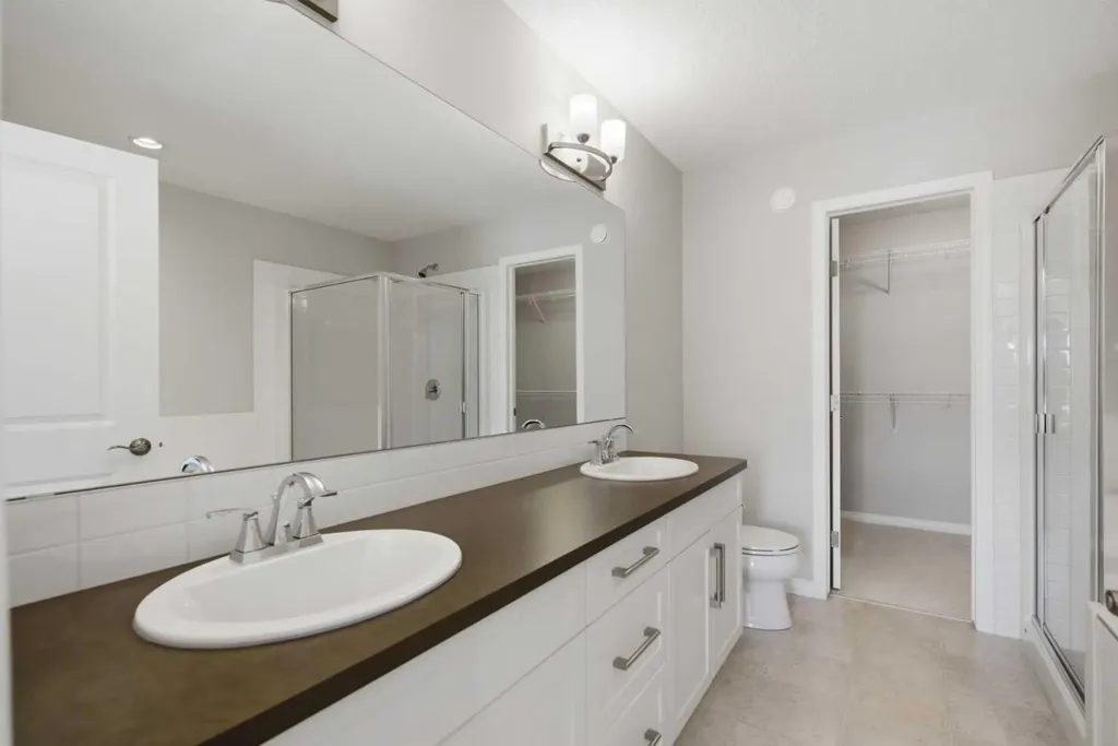 1456 Livingston Way NE Calgary AB T3P 0Z4