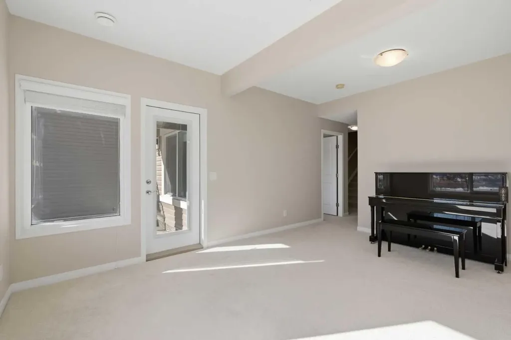 1456 Livingston Way NE Calgary AB T3P 0Z4