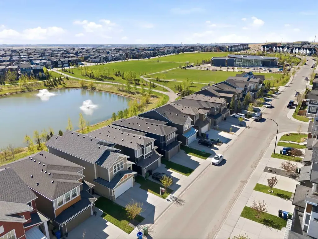 1456 Livingston Way NE Calgary AB T3P 0Z4