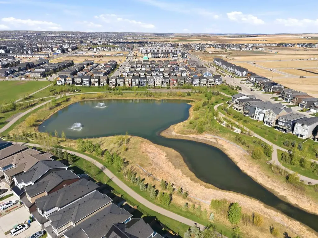 1456 Livingston Way NE Calgary AB T3P 0Z4