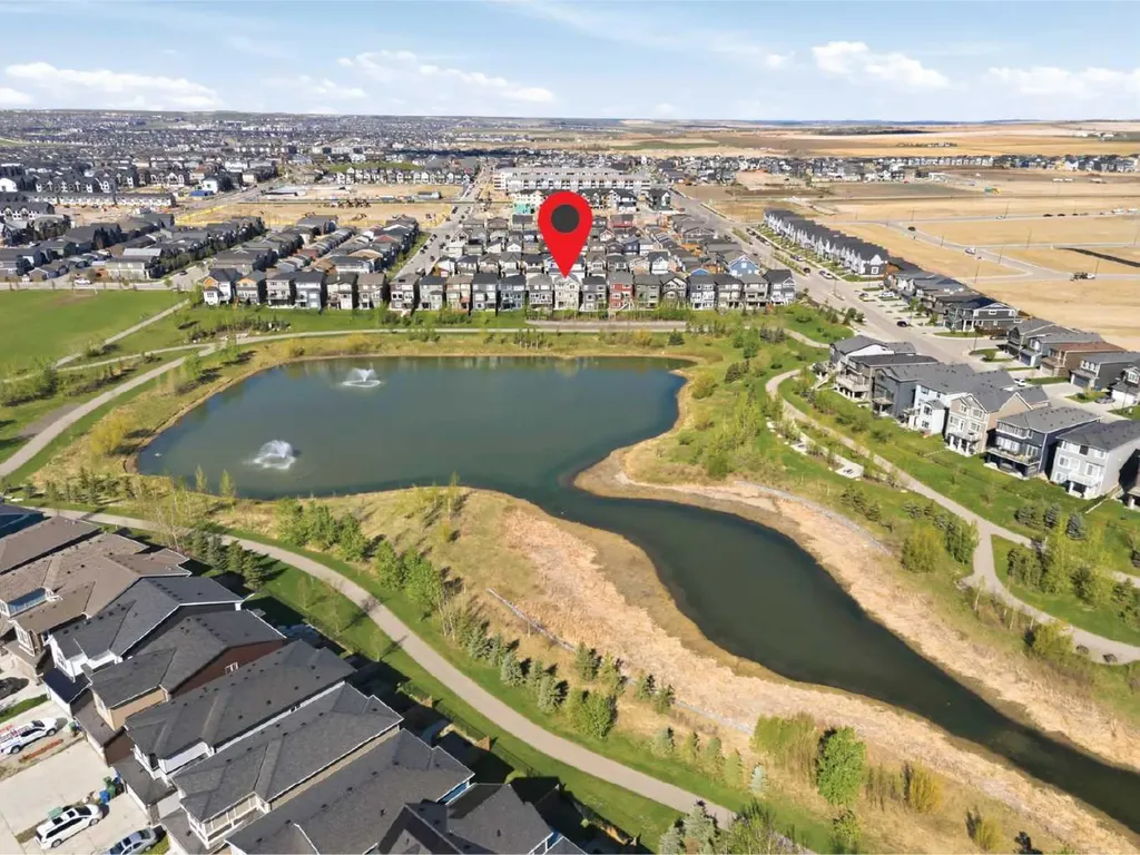 1456 Livingston Way NE Calgary AB T3P 0Z4