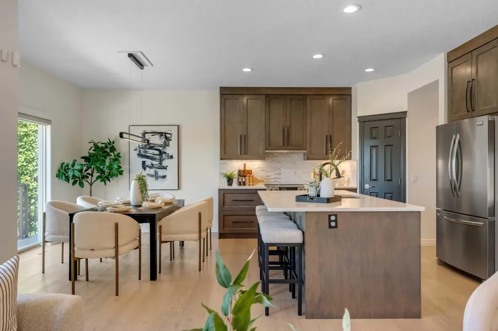9 Cresthaven Way SW Calgary AB T3B5X8