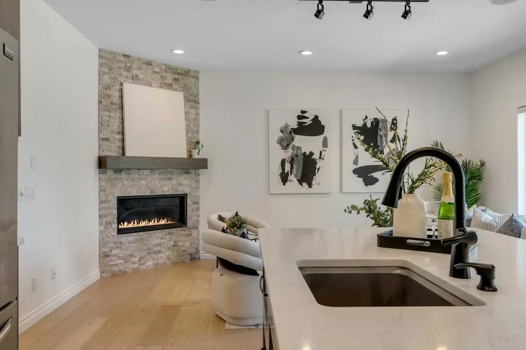 9 Cresthaven Way SW Calgary AB T3B5X8