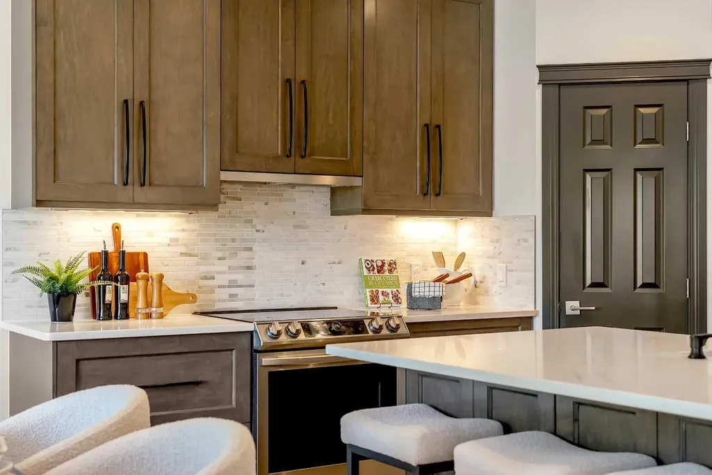 9 Cresthaven Way SW Calgary AB T3B5X8