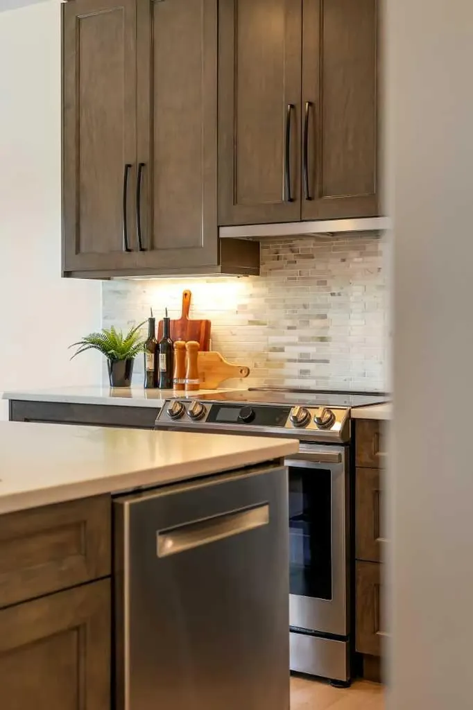 9 Cresthaven Way SW Calgary AB T3B5X8
