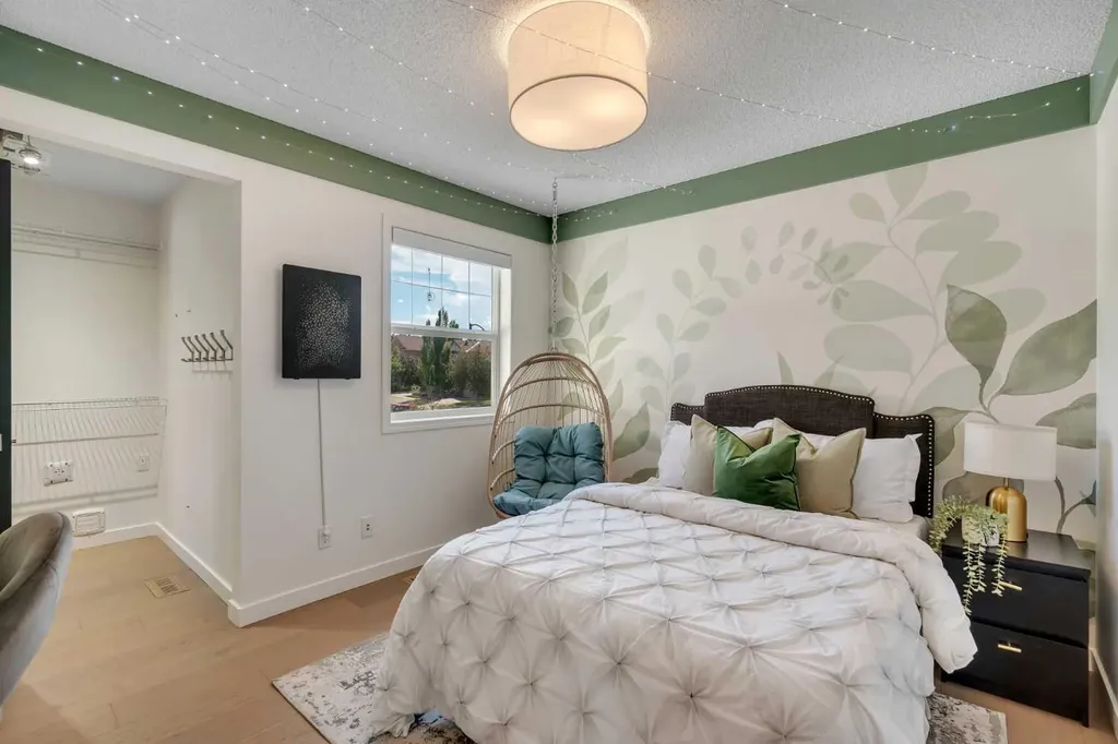 9 Cresthaven Way SW Calgary AB T3B5X8